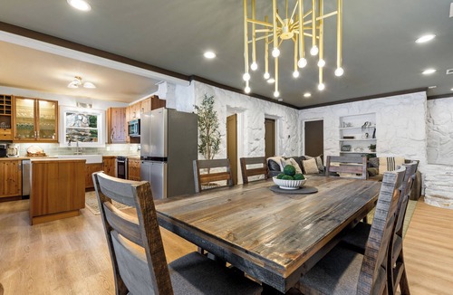 Morganton Cabin | Cabin on the Lake! Prrvate Dock-Hot Tub-Pets