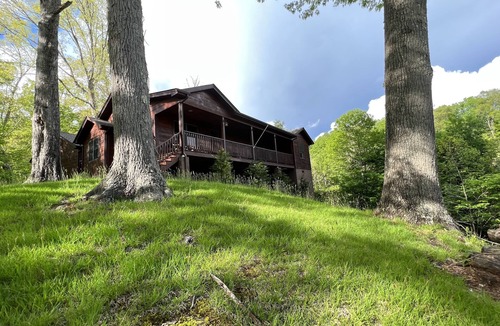 Vilas Cabin | Cabin on topof the mountain great views hot tub game room and more!