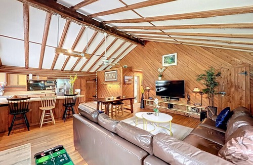High Springs House | Cabin Retreat on 8.5 Acres – High Springs, FL