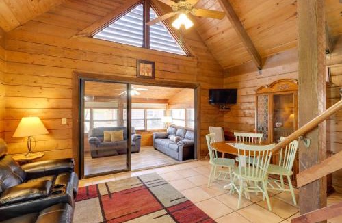 Okeechobee House | Cabin w/Boat Launch & Pool Access in Okeechobee