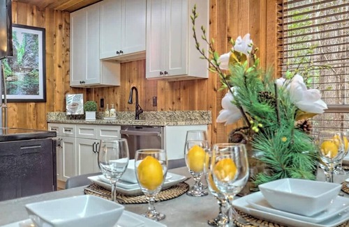 Sautee Nacoochee Cabin | Cabin w/OutdoorKitchen+Firepit+HotTub-8mn to Helen