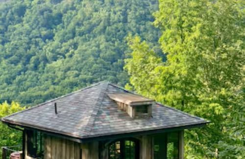 Chimney Rock Cabin | Cabin w/private Waterfalls-Views-Hot Tub-Fire Pit!
