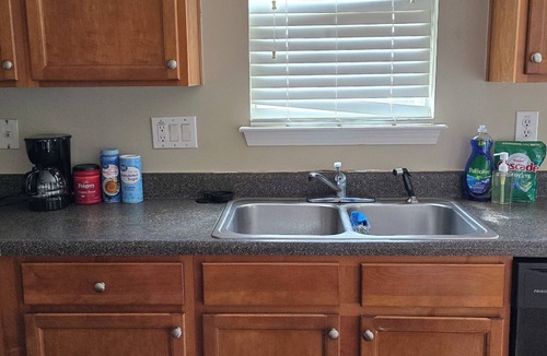 Lithia Springs House | CAJULS Guest House Near GA Aquarium, Six-flags,Mercedes-Benz Stadium,& Coca-Cola