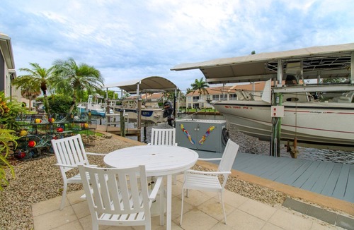 Naples House | CALLING ALL BOATERS, NATURE & BIRD LOVERS! 2/2 HOME IN PORT OF THE ISLANDS