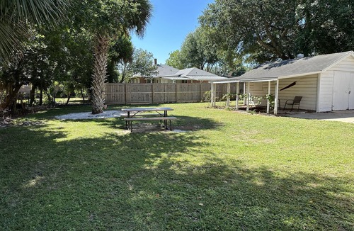 Southeast Pensacola House | Calypso House -East Hill- Fantastic Location! 9 Miles to Beach! Dogs Welcome!
