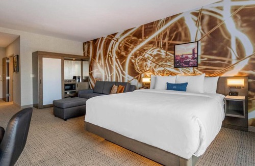West Orange Hotel | Cambria Hotel West Orange