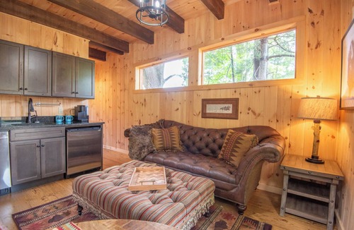 West Jefferson Cabin | Camp 4 Tiny Homes | #6 Mount Sneffels | 1 Mi. to Downtown West Jefferson