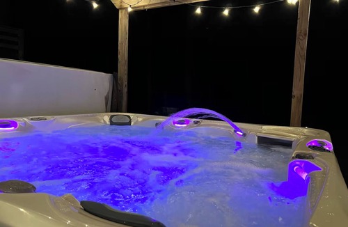 Onancock House | Camp Chesapeake 6 bedroom Private Waterfront - Dock, Hot Tub, Family Friendly