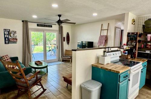 Crystal River House | Camp Manatee-waterfront