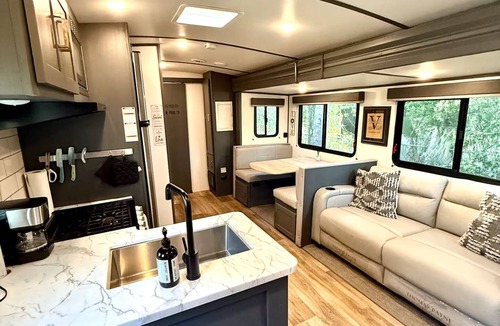 Downtown Zephyrhills House | Camper in Zephyrhills with Wi-Fi