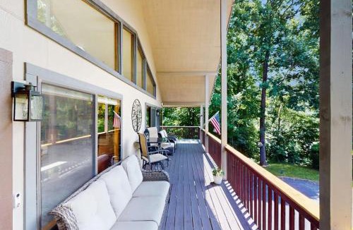 Maggie Valley House | Can't Bear to Leave Mountain House