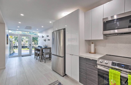 Beverly Heights Condo | Canal-Front Condo: Walk to Downtown Ft Lauderdale!