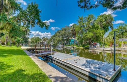 Crystal River House | Canal-Front Outdoor Oasis Home in Crystal Water