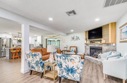 Crystal River House | Canal-Front Outdoor Oasis Home in Crystal Water