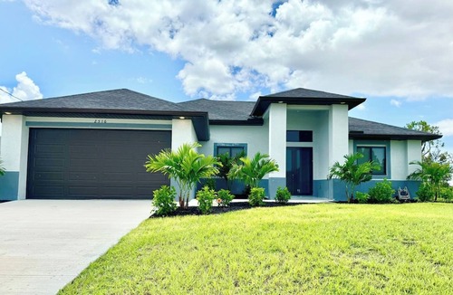 Mariner House | Canal front relaxation retreat