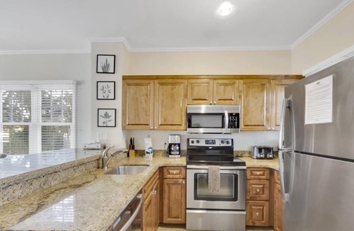 Marathon House | Canalside 2BR/2.5BA Conch Villa 7027 with Spa Tub: Village at Hawks Cay Villas