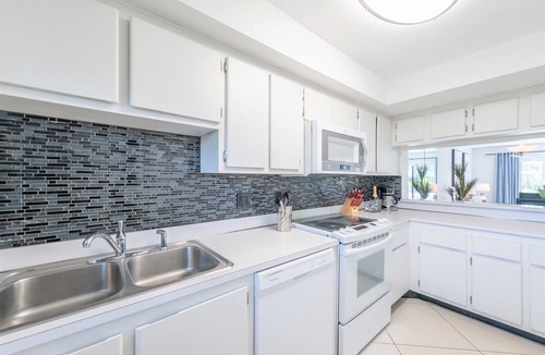 Port Canaveral Condo | Canaveral Towers by Happy Palm Stays