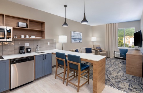 Asheville Hotel | Candlewood Suites Asheville Downtown by IHG