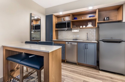 Pumphrey Hotel | Candlewood Suites Baltimore - BWI Airport NE