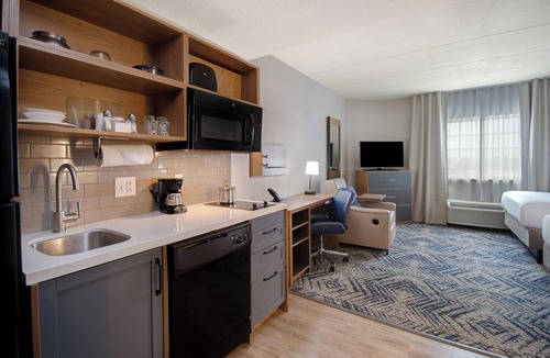 Columbia Hotel | Candlewood Suites, Columbia/Ft. Jackson by IHG