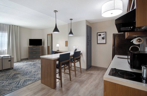 Columbia Hotel | Candlewood Suites, Columbia/Ft. Jackson by IHG
