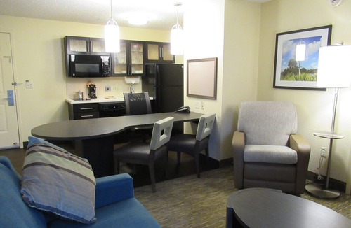 Lake Mary Hotel | Candlewood Suites Lake Mary by IHG