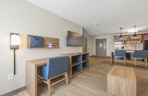 Macon Hotel | Candlewood Suites Macon by IHG