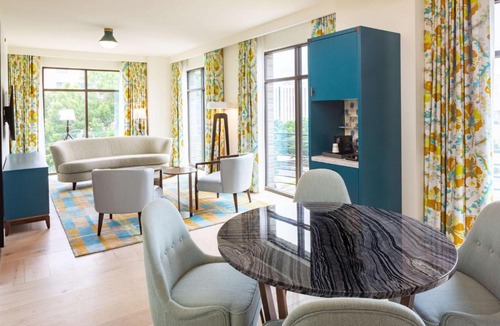 SouthPark Hotel | Canopy By Hilton Charlotte SouthPark