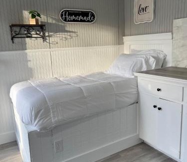 Little Rock Apartment | Canyons Tiny Apartment Little Rock Pets Welcome