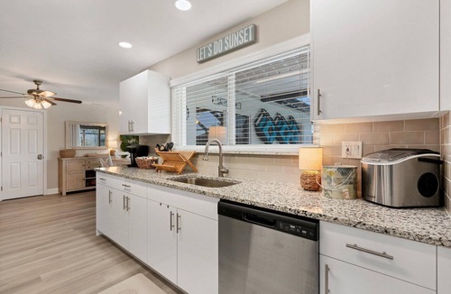 Caloosahatchee House | Cape Coral 3 Bedroom Private Pool Home - Canal Access