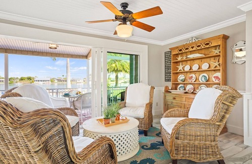 Fort Myers House | Cape Lake House Lake Front