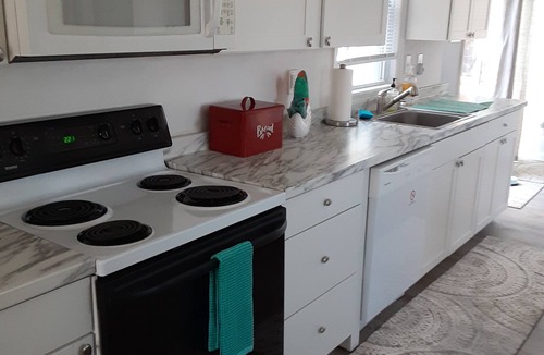 Villas House | CAPE MAY BEACH,PET FRIENDLY, lovely home 1 block to dog friendly beach, preserve