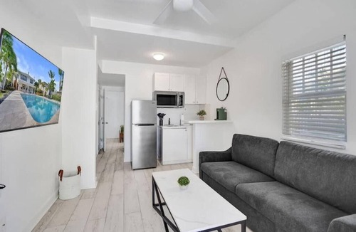 Mango Groves Apartment | Capri