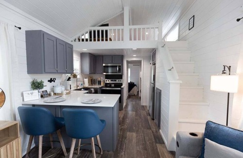Dover House | Captain's Quarters