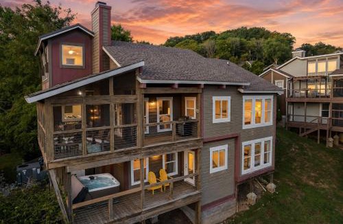 Smithville House | Captain's Quarters