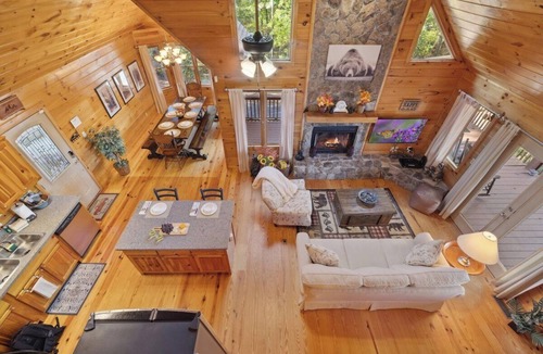 Foxfire Estates Cabin | Cardinal and Bear Lodge