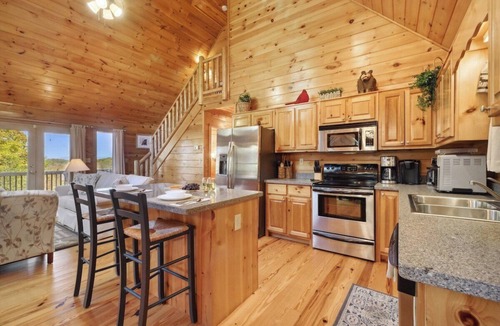 Foxfire Estates Cabin | Cardinal and Bear Lodge