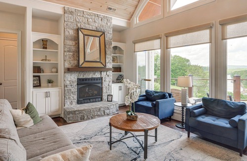 Rock Island House | Carefree on the Caney: Spacious 7-bedroom home on the Caney Fork River w/a dock