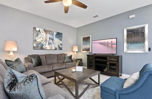 Four Corners House | Carey Palm Circle Townhouse #258888 Townhouse