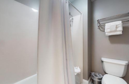 Sunnyside Hotel | Carillon Beach Resort Inn