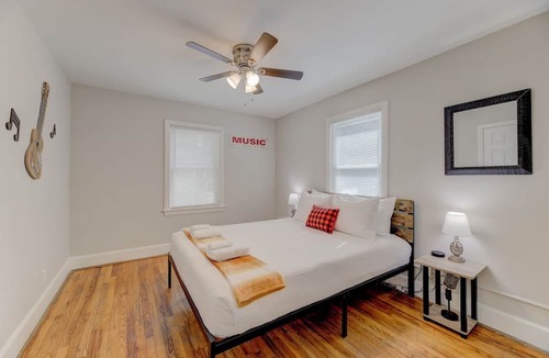 Rosewood Apartment | ☀Carolina Crash Pad | Downstairs ☀ Pet Friendly!