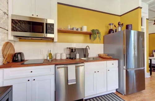 Old West Broad Neighborhood Apartment | Carolina Gold @ The Huntingdon Lofts Collection