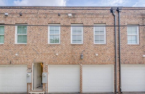 Beach Institute House | Carriage House Downtown &Parking