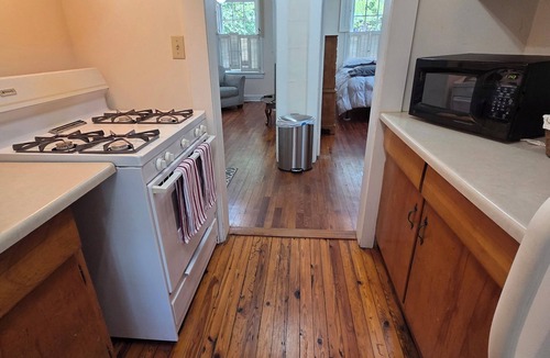 Buckhead House | Carriage House - Private & Very Quiet