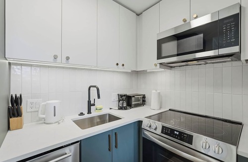 Powelton Village House | Carriage House: Stylish 1BR Retreat