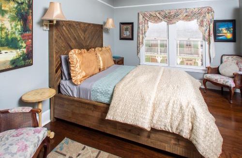 Downtown Historic District Bed & Breakfast | Carriage Way Centennial House - Adult Only- Saint Augustine