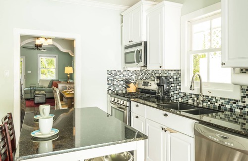Uptown - Upper Duval House | *Casa-Amelia-Key-West* 1/2 block off Duval Street