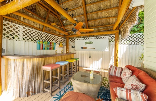 Uptown - Upper Duval House | *Casa-Amelia-Key-West* 1/2 block off Duval Street