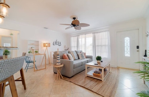 Southwest House | Casa Aria-6bd | Zoo, Beach, Downtown (+Parking)