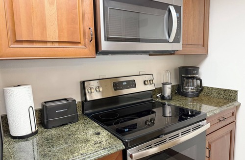Royal Palm Bay Condo | Casa Azul-Serene 3-bed condo minutes from Disney with Pool, Gym, Family Comfort